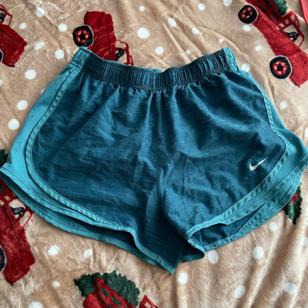 Nike Dri Fit green size medium